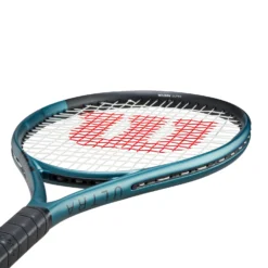 Raquette De Tennis Wilson Enfant Ultra 26 V4.0 (Cordé) -Magasin De Sport De Tennis 1831064wr116510u4ultra26v4bupnghigh res 1